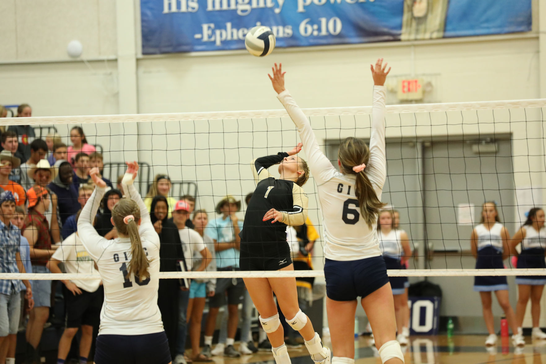 Outtakes_100419_ginwvball29_zlm.JPG